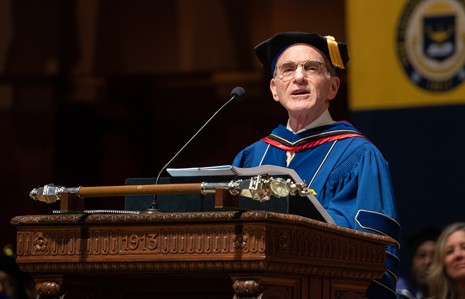 Photo of Randy Schekman at Rackham Graduate Exercises
