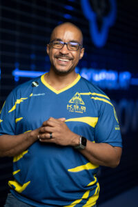 U-M alumnus Leon Pryor helped create the Motor City Alliance, a 501c3 that works with more than 100 metro Detroit elementary and middle school robotics teams to help them compete and win national robotics competitions. Image credit: Eric Bronson, Michigan Photography