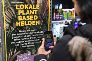 U-M students embark on field trips to grocery stores in Vienna to gather data for their marketing campaigns.