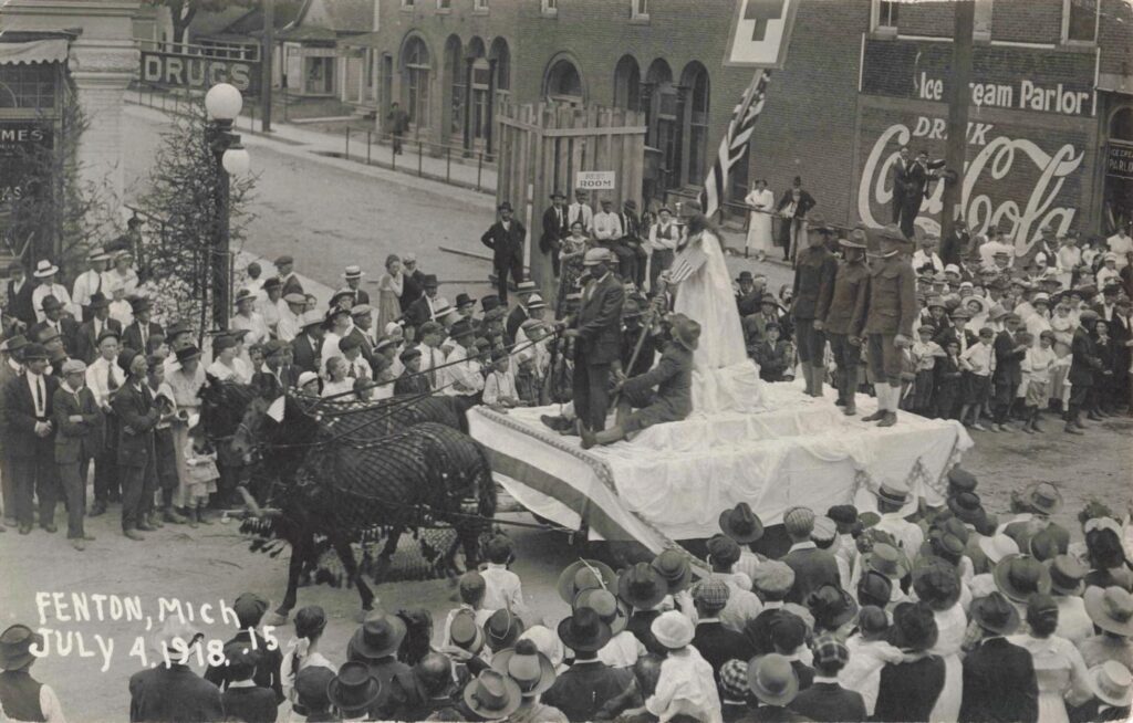 Fenton, Michigan Fourth of July parade, 1918. Image credit: David V. Tinder Collection of Michigan Photography, University of Michigan William L. Clements Library.