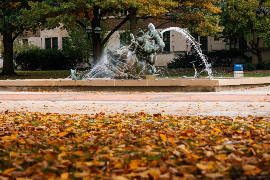 The fountain in Ingalls Mall on a fall day